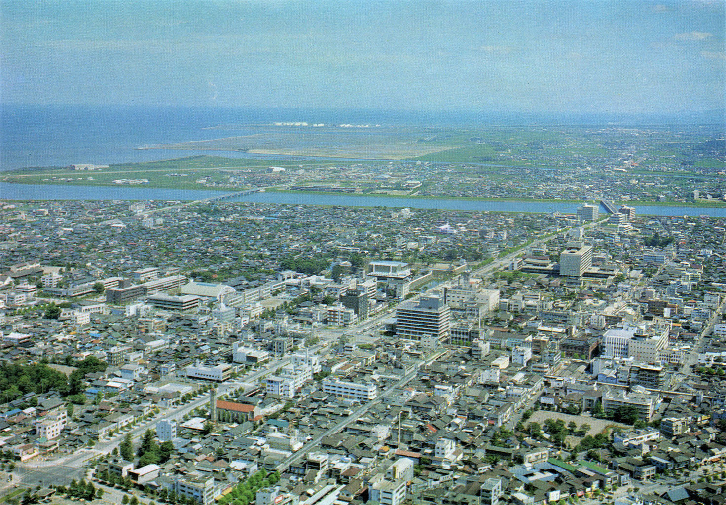大分市街近くに空港があった50年前の風景