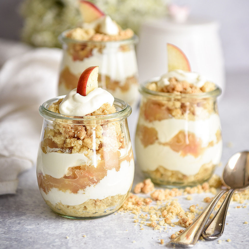 Apfel-Streusekuchen im Glas. Leckeres Dessert! - mix dich glücklich