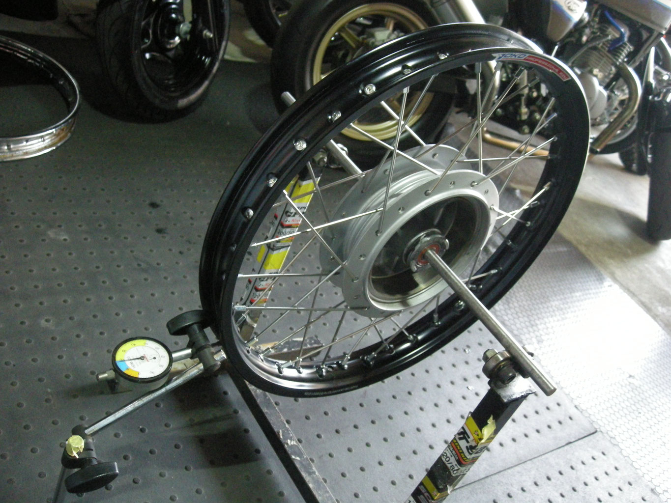 スーパーカブ90 105㏄ボアアップ前後ホイルリム交換作業工程 - 4ミニ