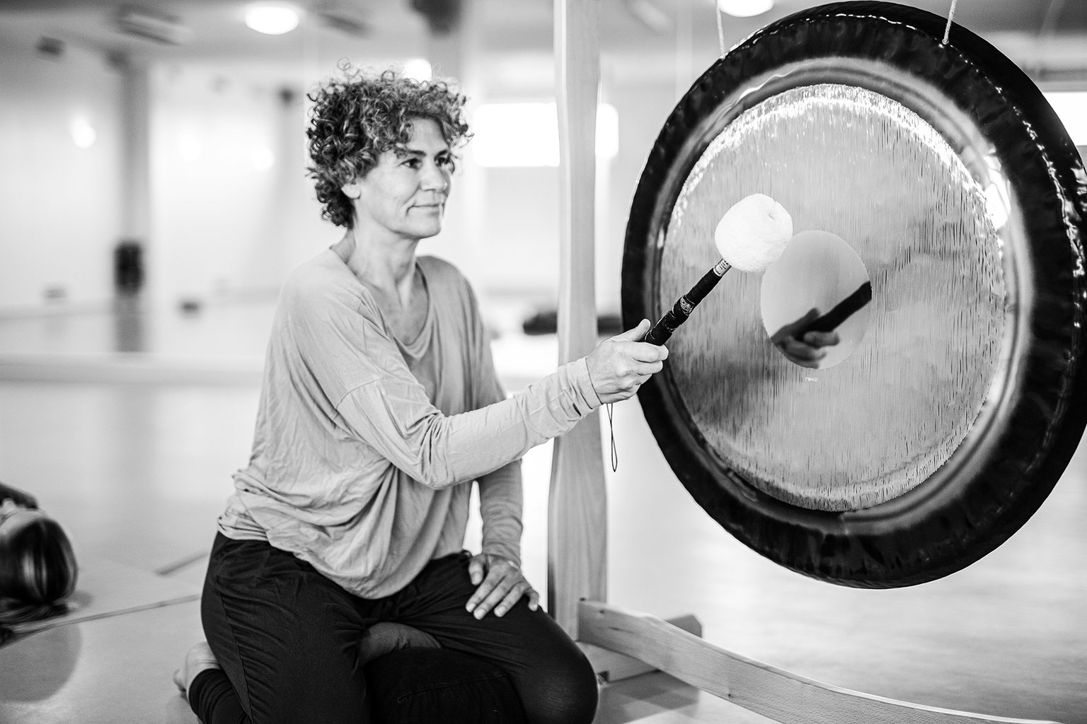 White Sound Gong Meditation YOGA TEMPEL Harburg