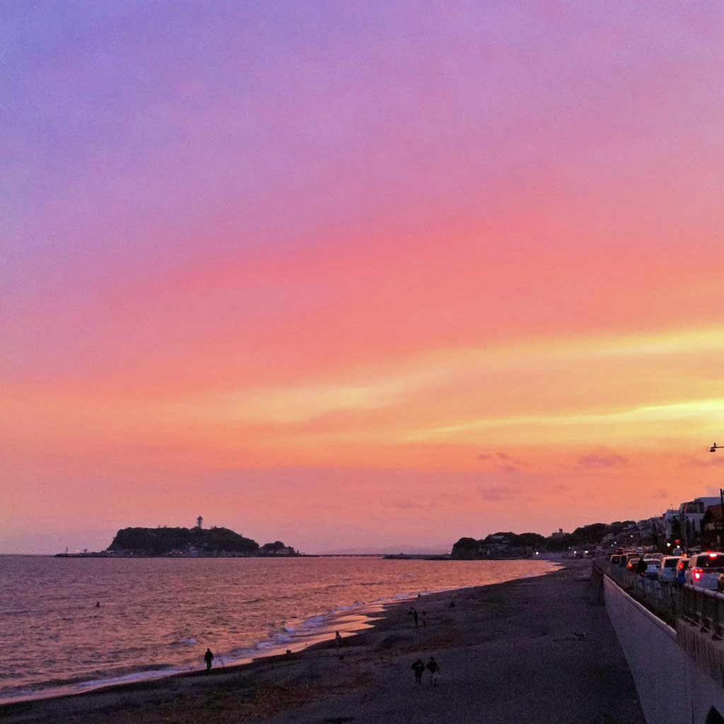 鎌倉山と星月夜 - 湘南の広告制作会社 ドルフィンスルー株式会社