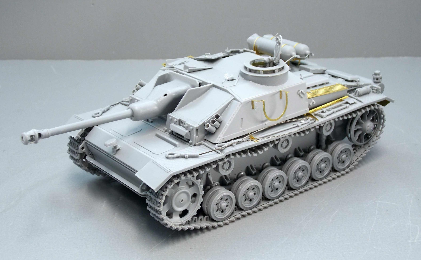 StuG Sturmgeschütz IV Bausatz Grau 1//72 Panzerfahrzeug WW