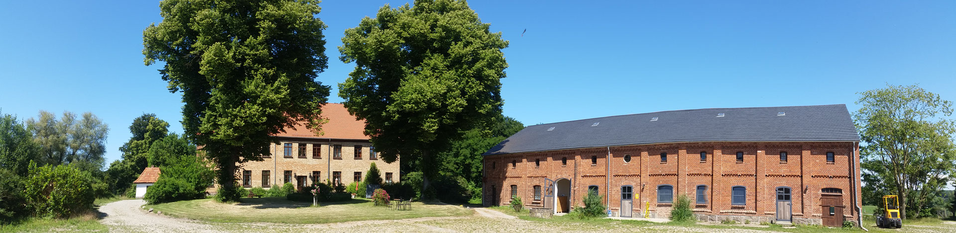 Das Gutshaus Gut Neuenhagen Ferienwohnungen und Reitanlage