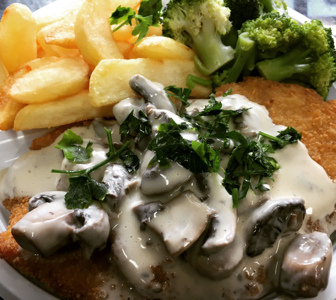 Jägerschnitzel mit Champignons - Oetzbach Incentives Events Jägerschnitzel mit Champignons - Oetzbach Incentives Events