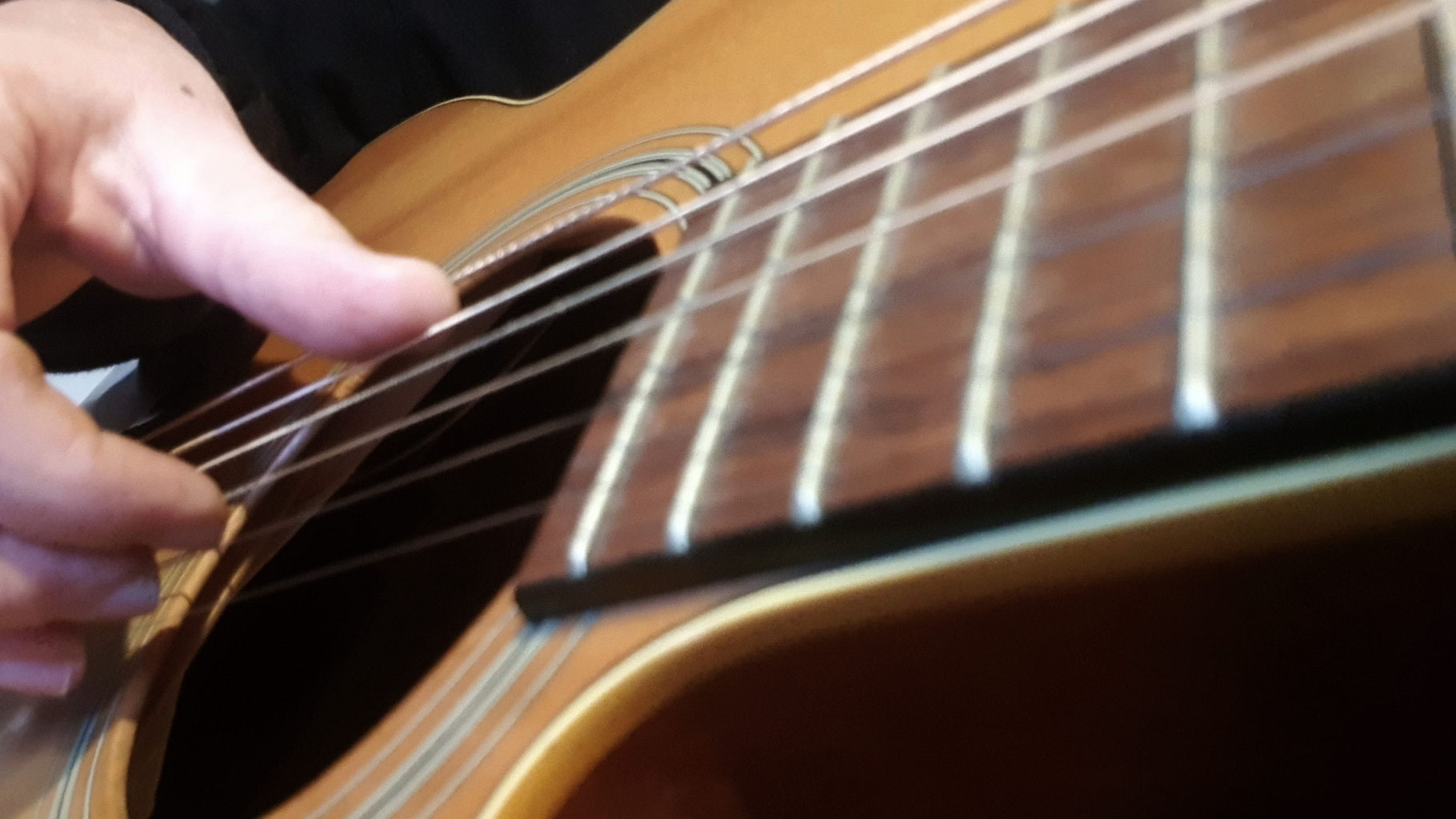 Tipps für die Begleitung mit Gitarre gemeinsamsingens Webseite!