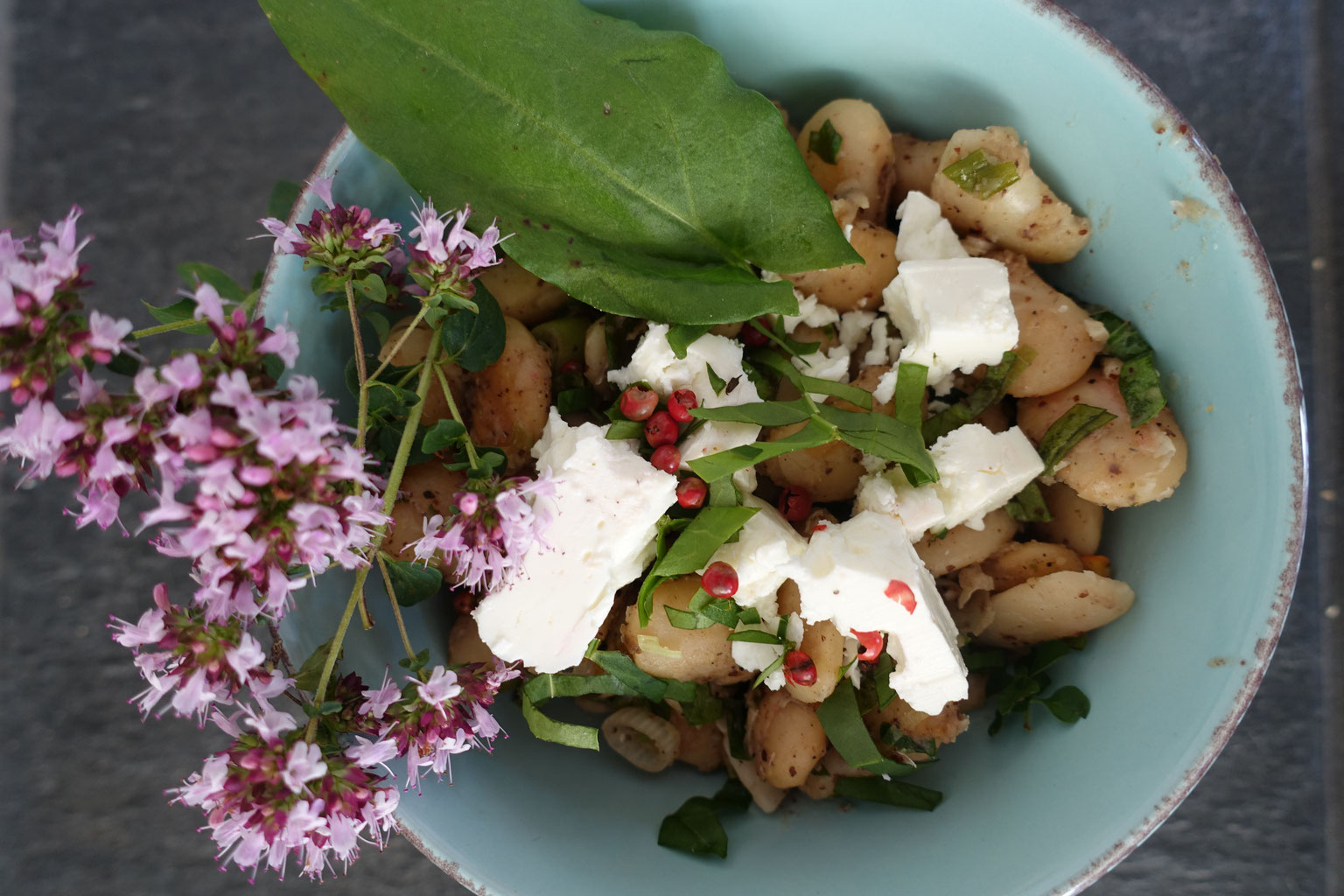 Bohnensalat mit Sauerampfer - grün-wuid-gschmackig!