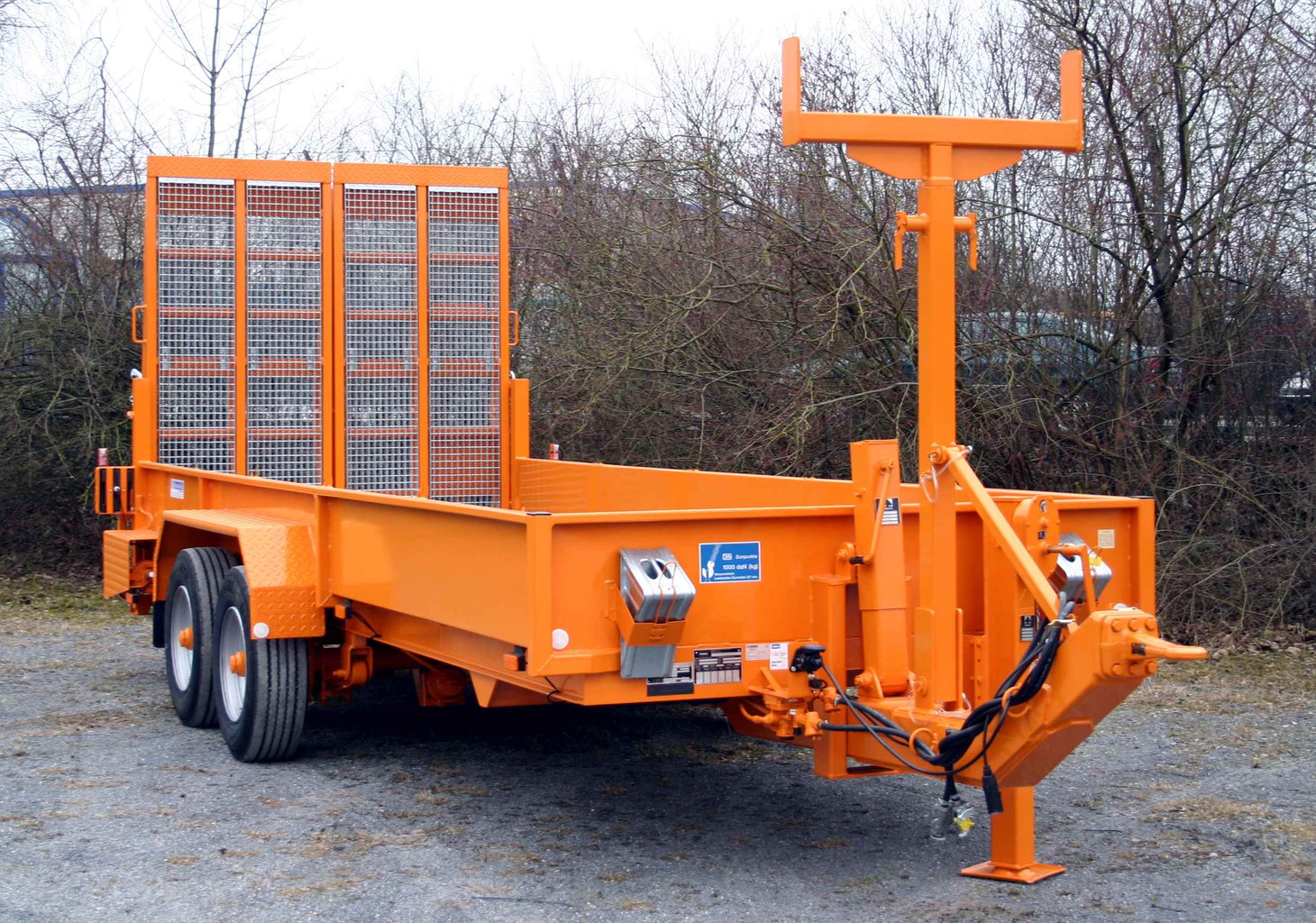 BlomenröhrTandem Überfahrtieflader Baumaschinenvermietung Womelsdorf