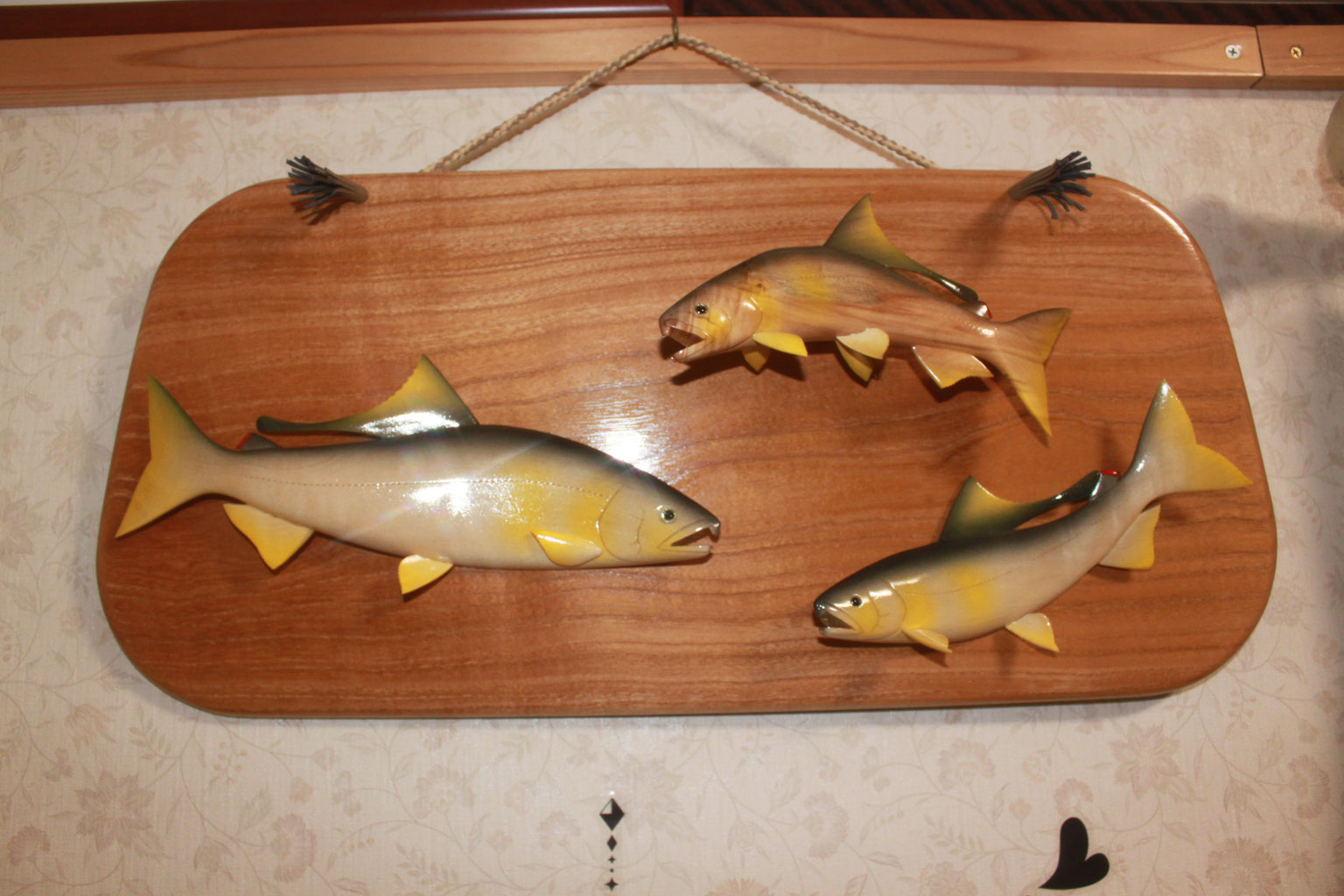 【アユの木彫り】一点もの 魚の木彫り 木製 25X7X12.5 【さかなの木彫り 魚の置物 魚の