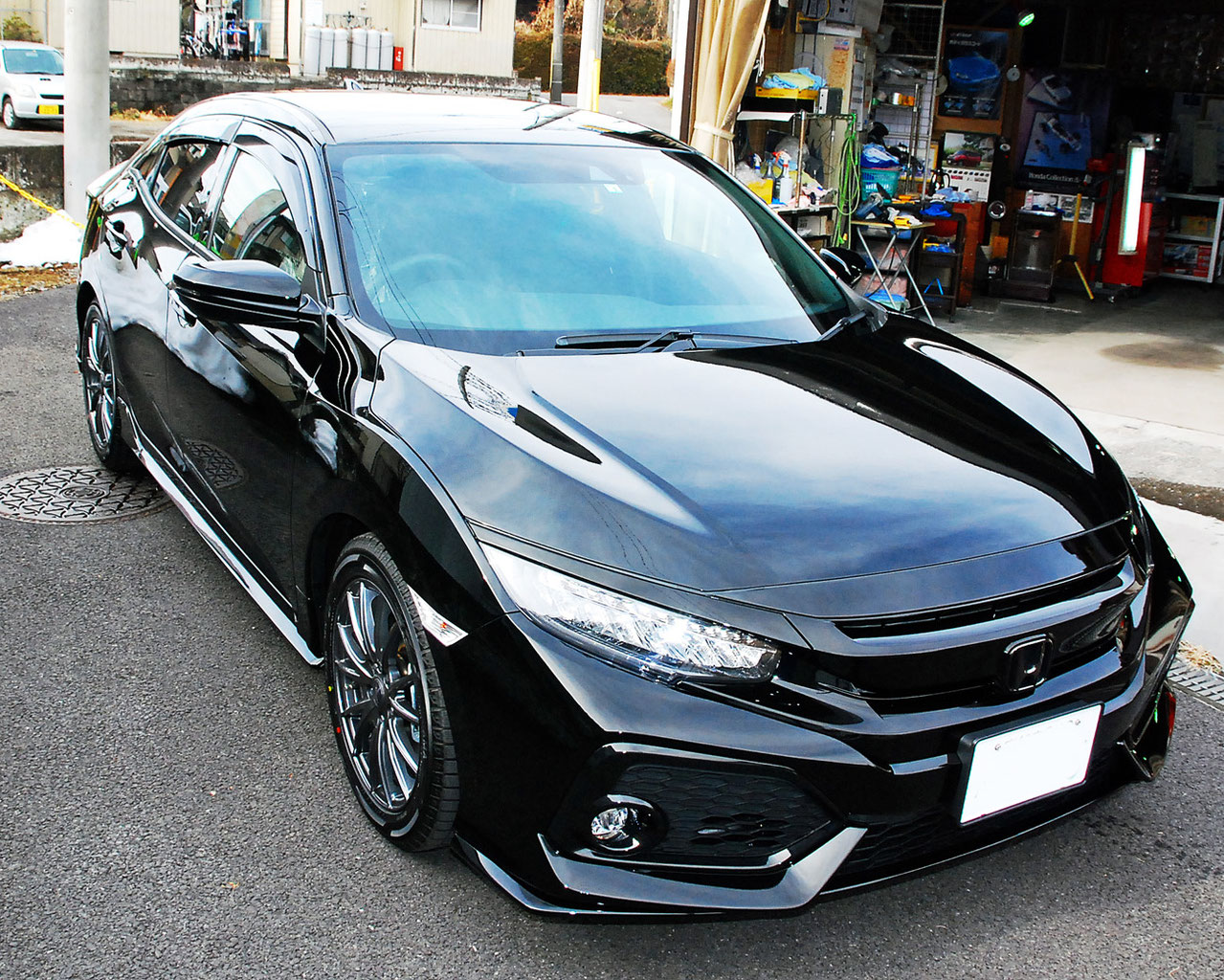 「ホンダ・新型シビックハッチバック」クリスタルブラックパール新車の磨き＆ボディガラスコーティング・・・飯野自動車コーティング