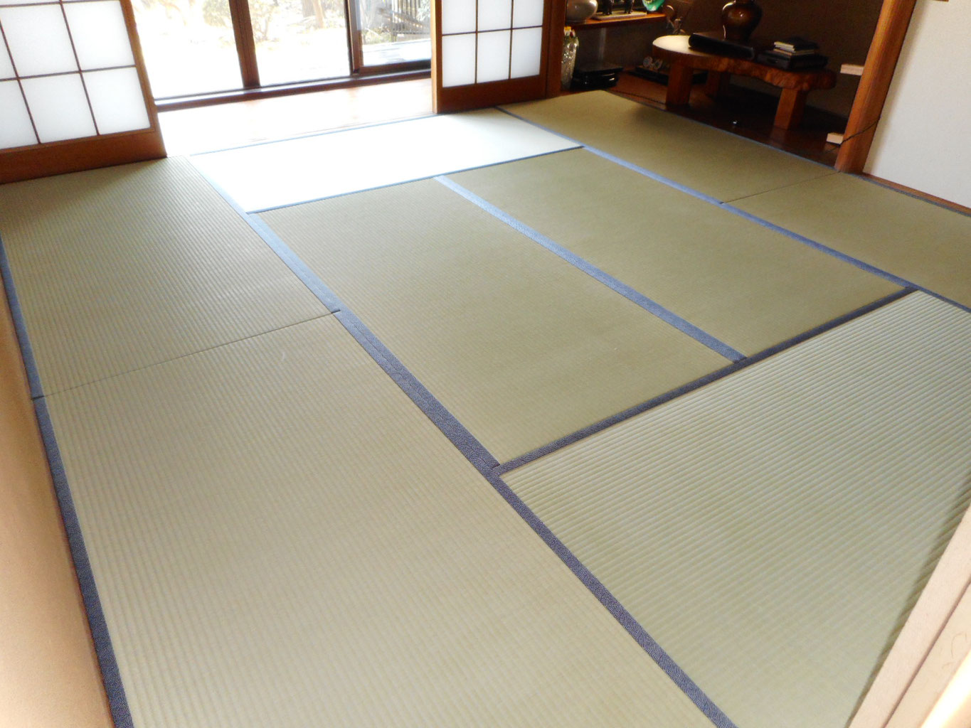 日野市内8帖間の畳を法事の前にキレイに 日野市の畳店 日野市内8帖間の畳を法事の前にキレイに 日野市の畳店