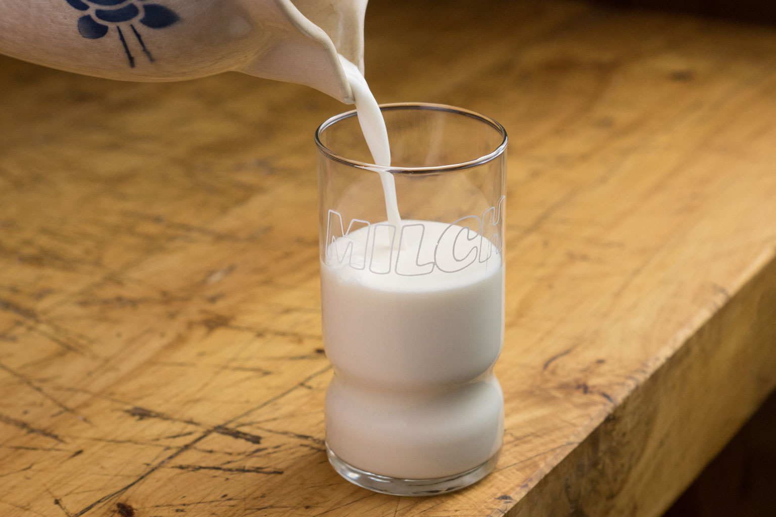 Welche Milch Bei Neurodermitis MILCH bio - Rohmilch direkt vom Bauern beim Milchautomaten - Käse bio