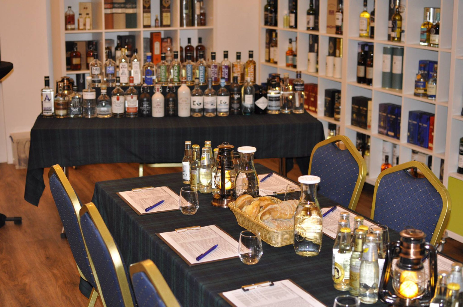 Gin Tasting (mit Tonic) HANSE MALT Whisky Gin Rum Tastings und
