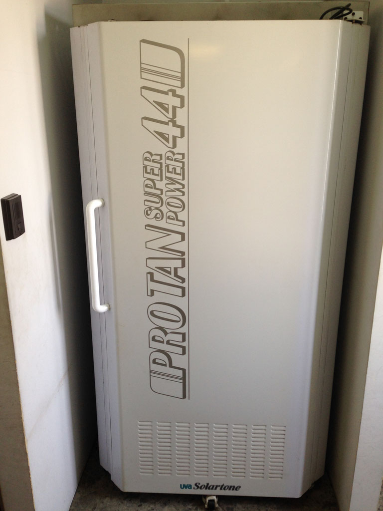 日焼けマシーン NEOTAN-8000 日サロ タンニング ボディ ギャル 筋トレ