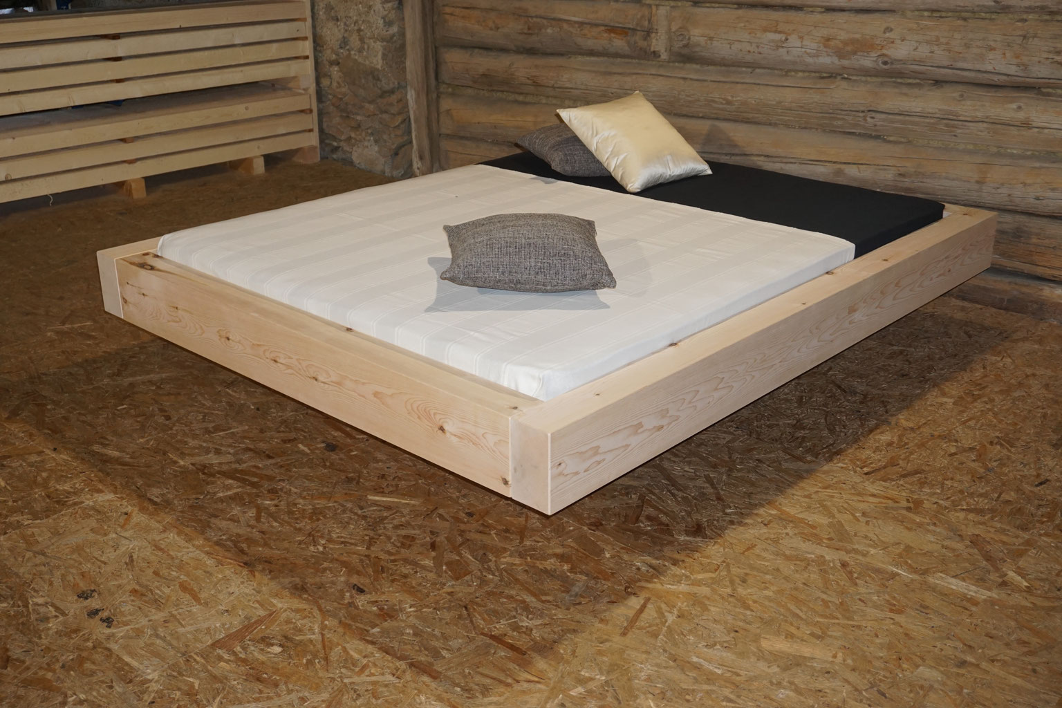 Bett Crom ohne Lehne - grischott holz