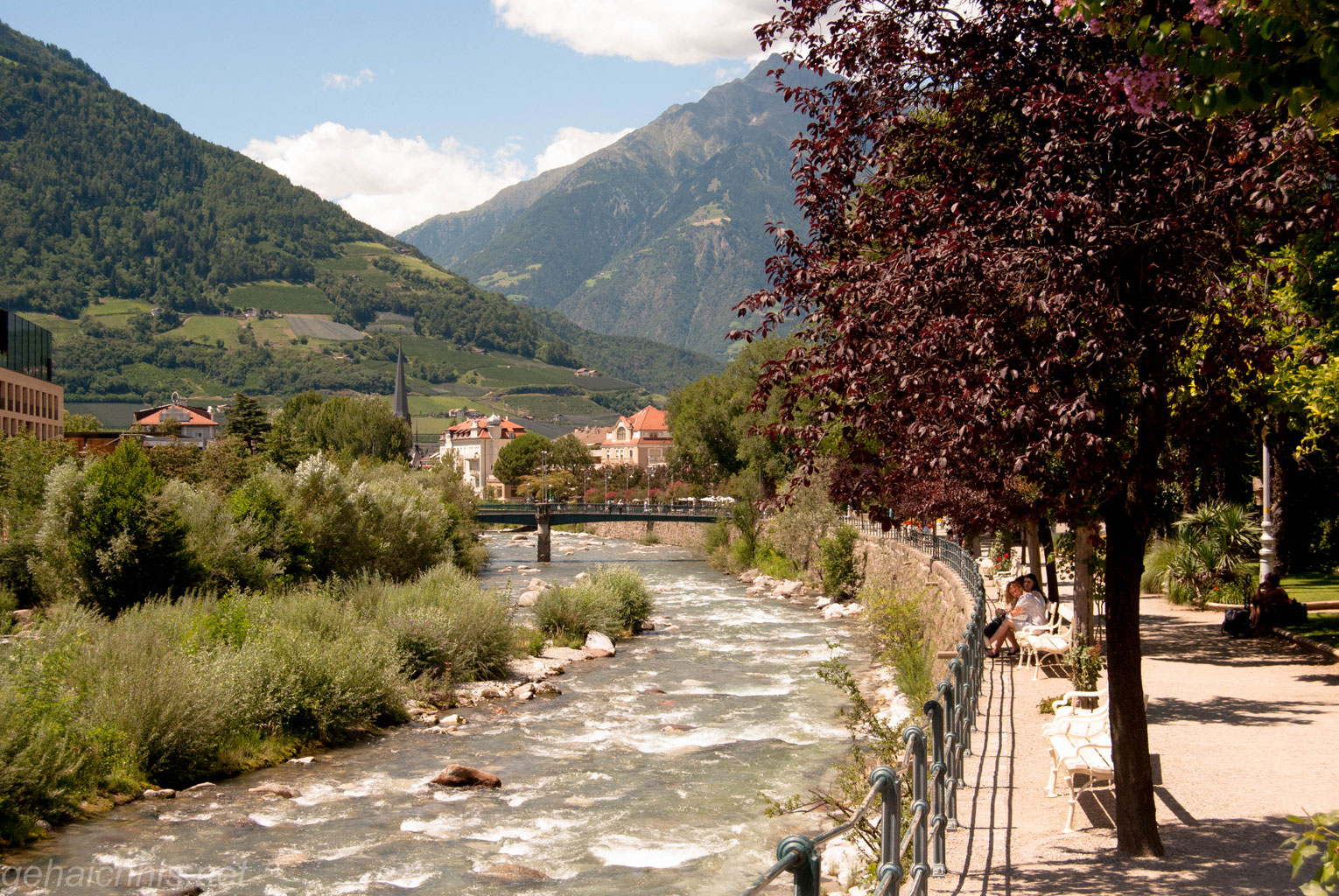 Meran mediterranes Flair am Zusammenfluss von Etsch und Passer