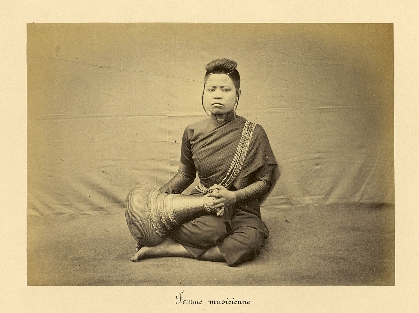 Drums skor ស្គរ thon ថូន romonea រមនា Sounds of Angkor