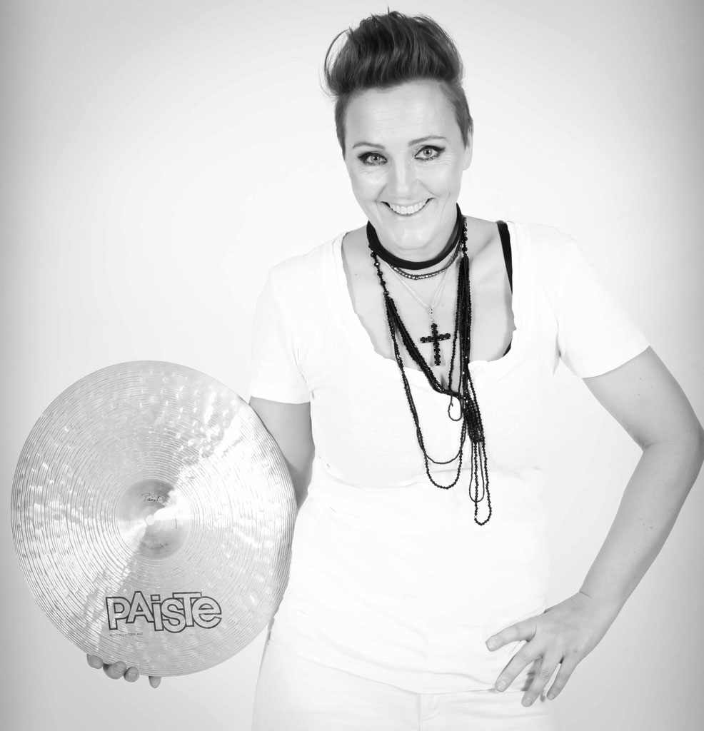 HERZLICH WILLKOMMEN Susanne Hanke und CajonKurse