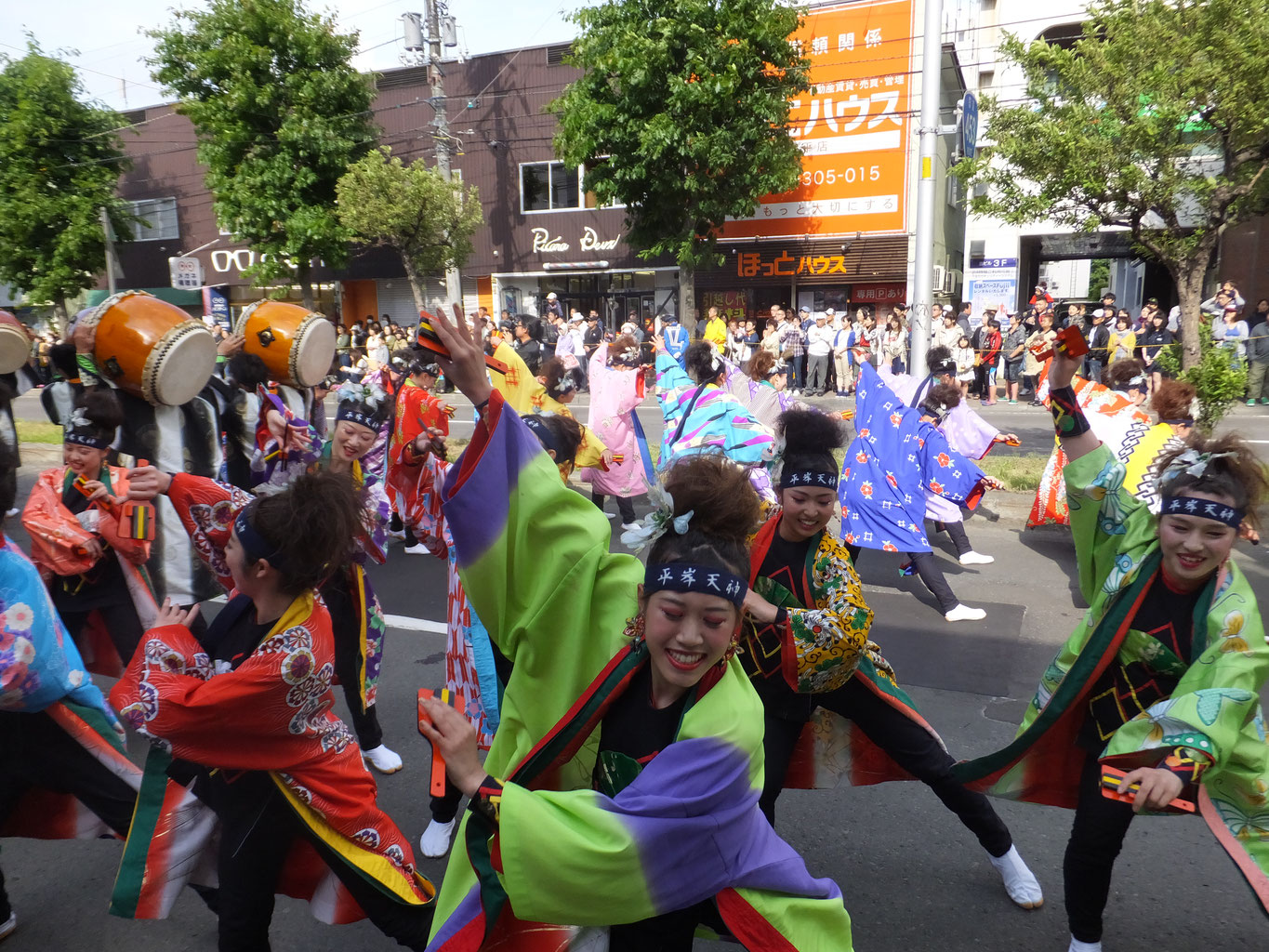 Yosakoiソーラン祭り 平岸天神優秀賞 3連覇は逃す 道新りんごステーション
