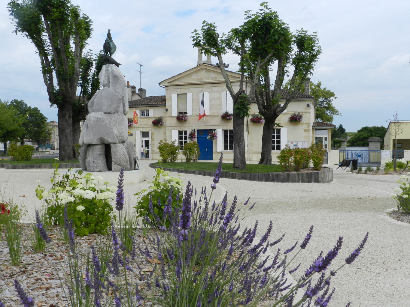 Mairie de SaintJulien Beychevelle SaintJulien Beychevelle Site
