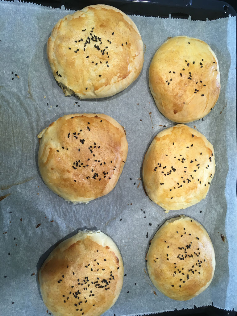 Burger Brötchen (Buns) BratenBackenBrauen. Valentins Foodblog!