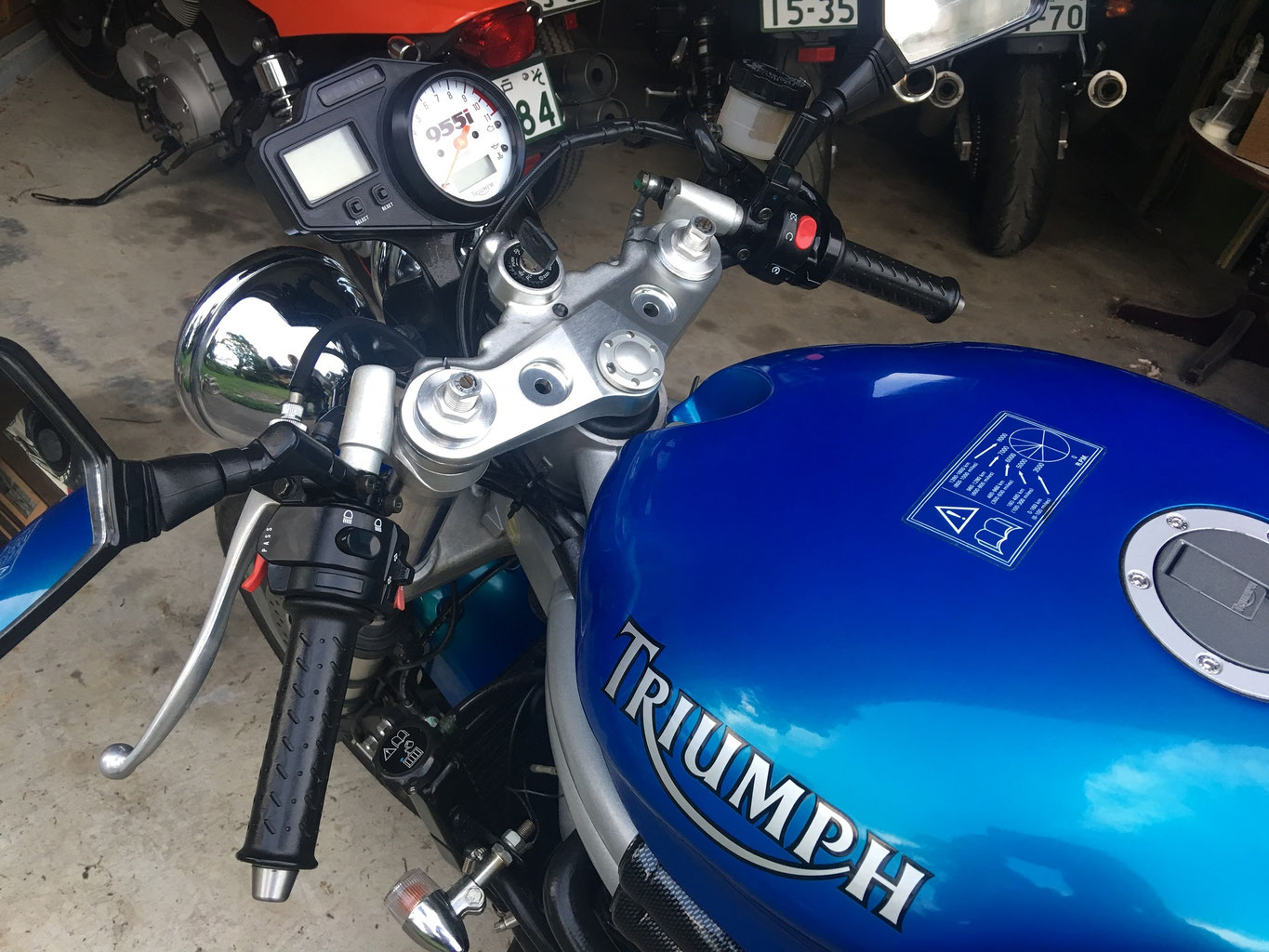 スピードトリプル955i カスタム セパハン化 - 茨城で中古バイクの買取