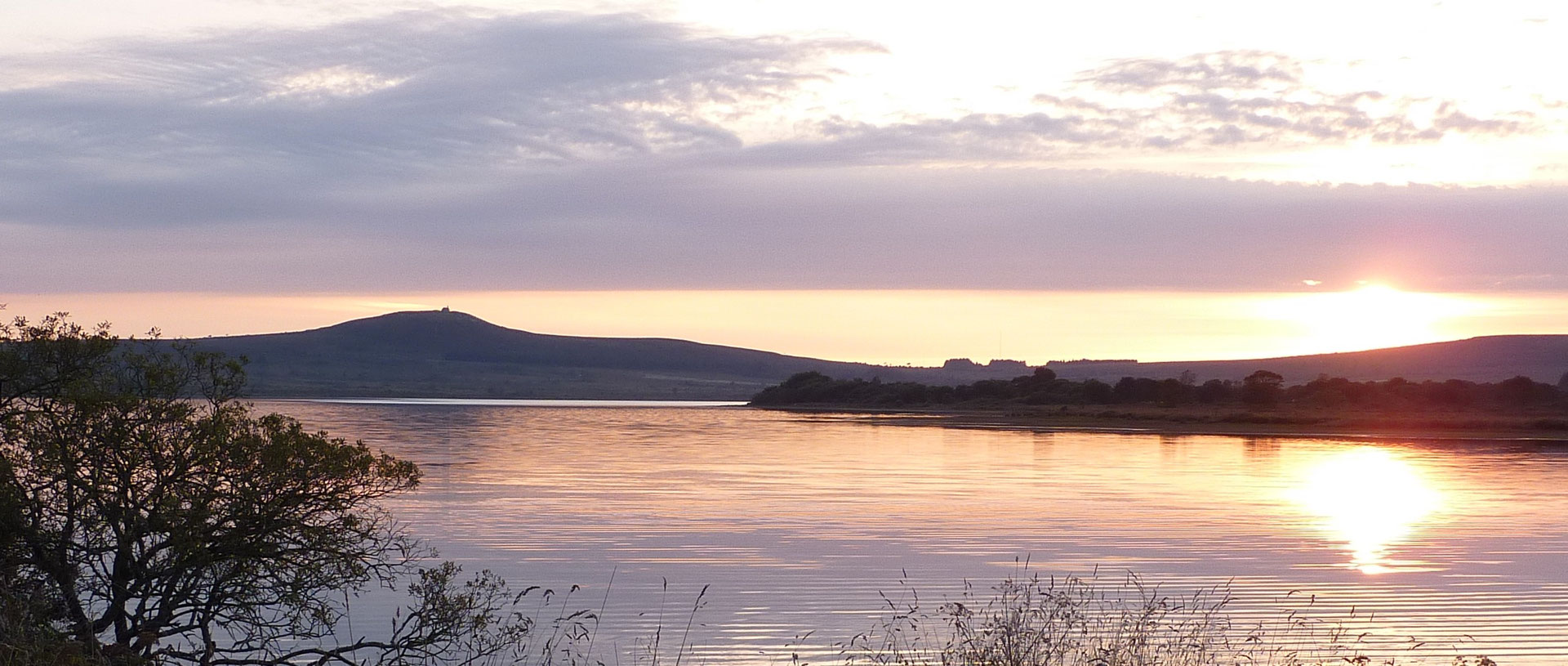 Le lac Saint Michel Site officiel de l'Office de Tourisme des Monts d