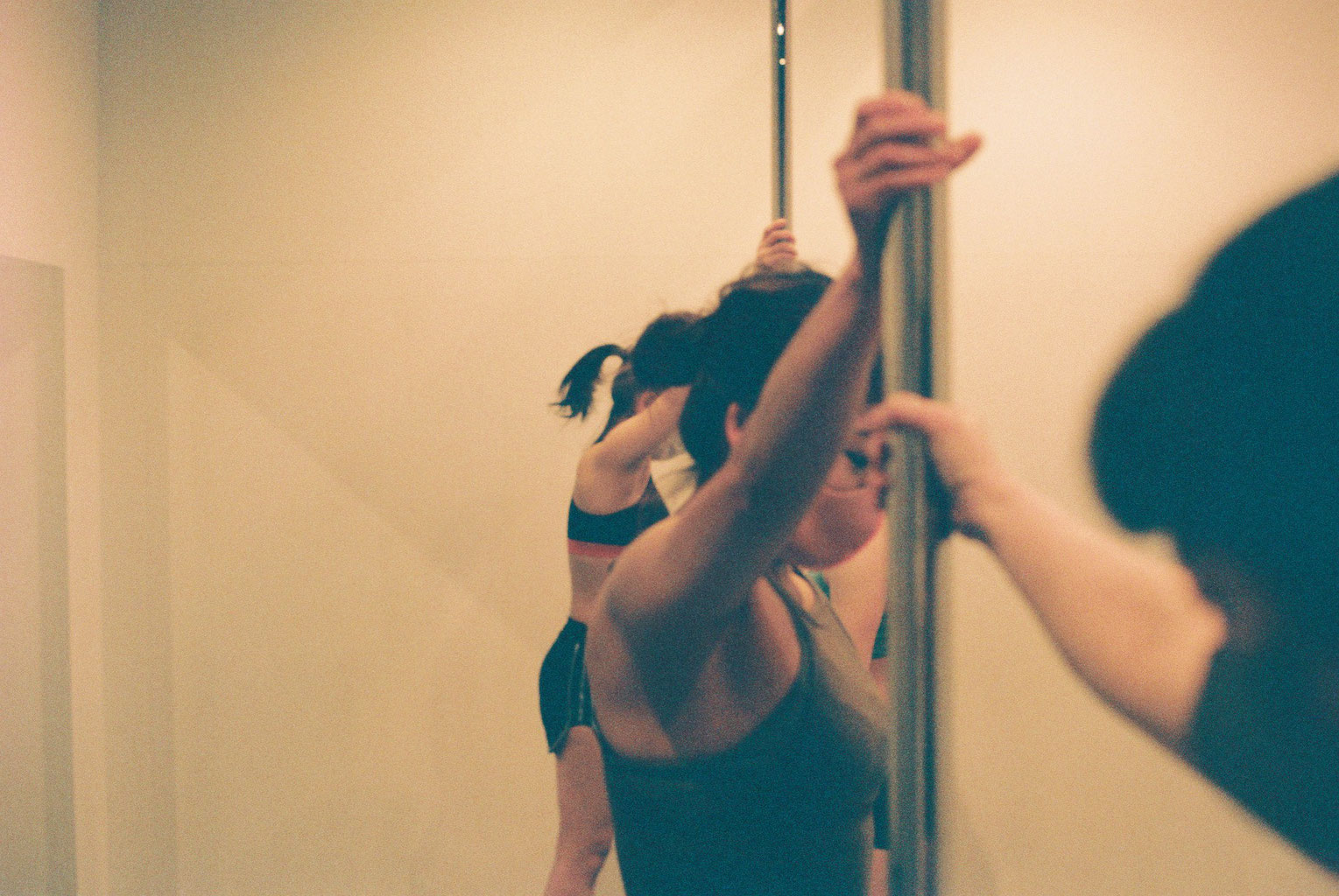 Shall We Pole Dance Mah Poledance Sapporo Shall We Pole Dance Mah Poledance Sapporo