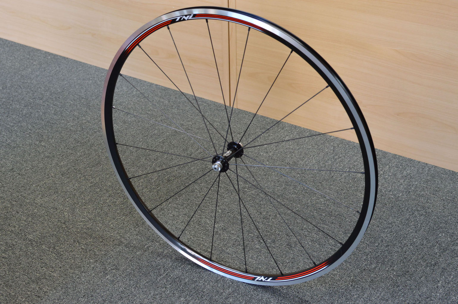 新品】TNI AL22 + ノバテックハブ 軽量手組ホイール