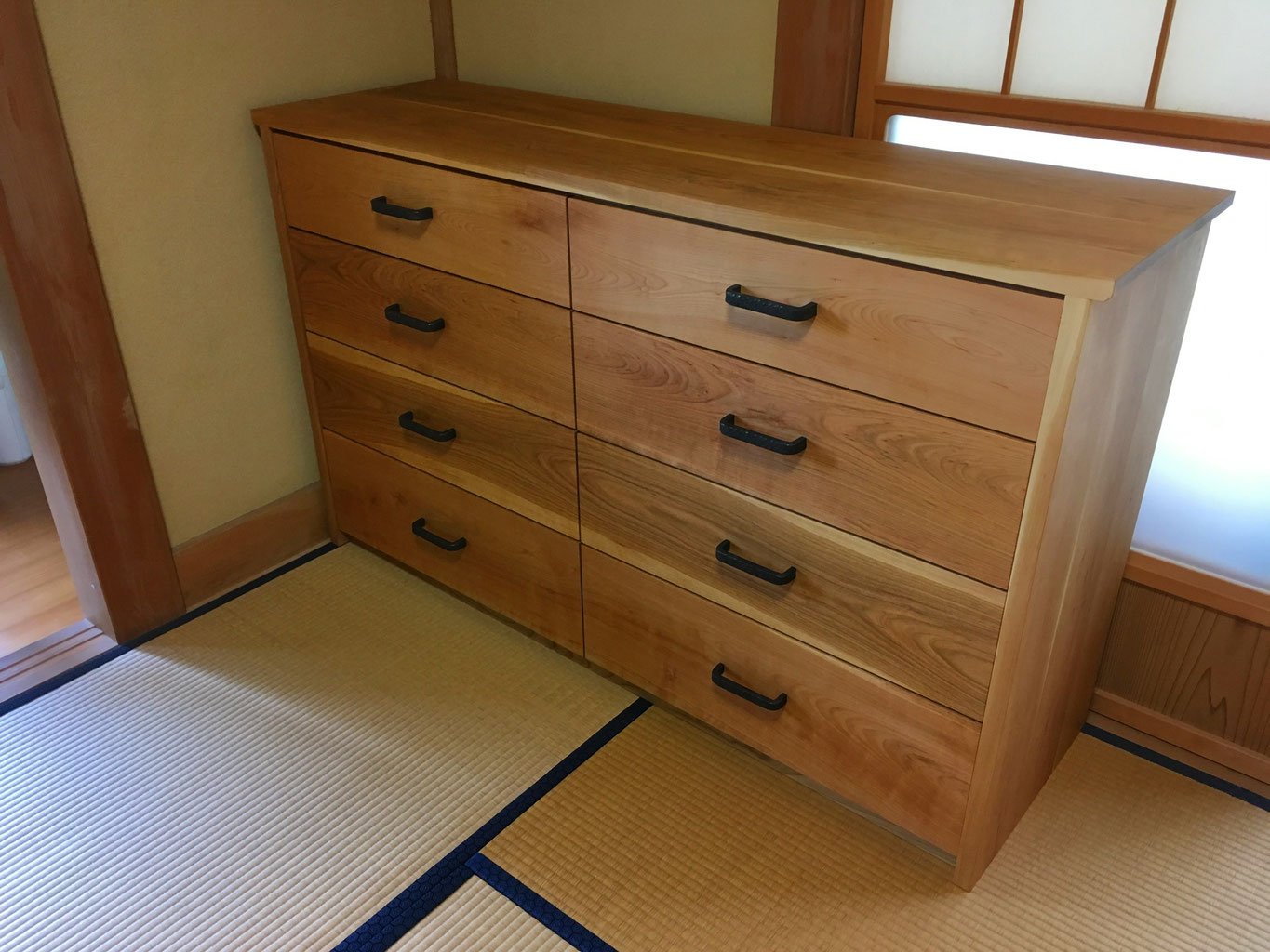 金具は家具の顔」 - 家具工房つなぎ サクラで作る南房総の家具