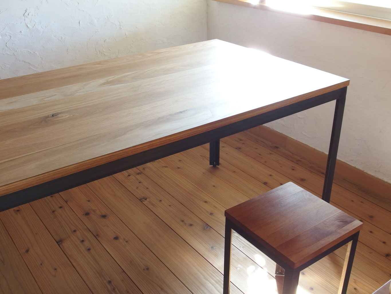 アングルテーブル 家具工房つなぎ サクラで作る南房総の家具