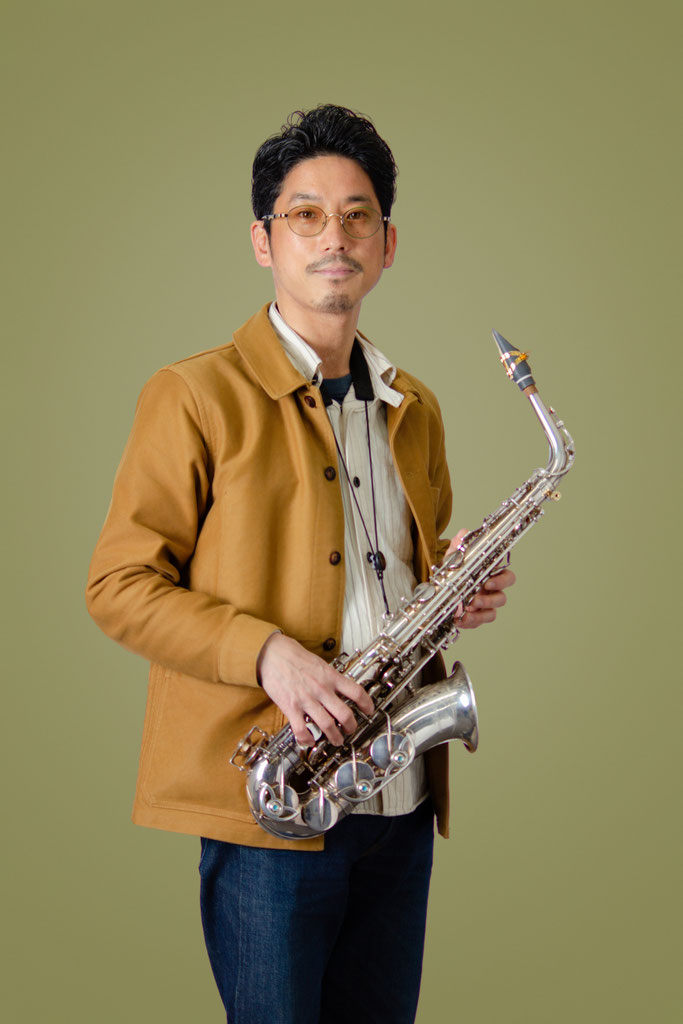 山田 拓児（alto&soprano Saxophones, bass clarinet） - Takuji