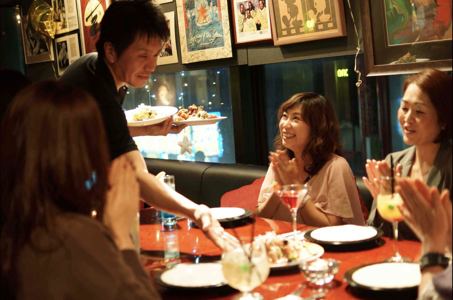 福岡 天神でディナー 女子会 Off Broadway オフブロードウェイ Off Broadway 福岡天神 バー レストラン 福岡 天神でディナー 女子会 Off Broadway オフブロードウェイ Off Broadway 福岡天神 バー レストラン