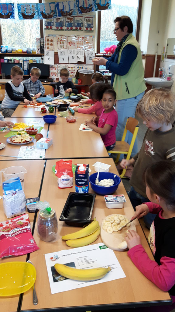 Gesundes Frühstück in Klasse 1 - Homepage der Grundschule Oberlahr