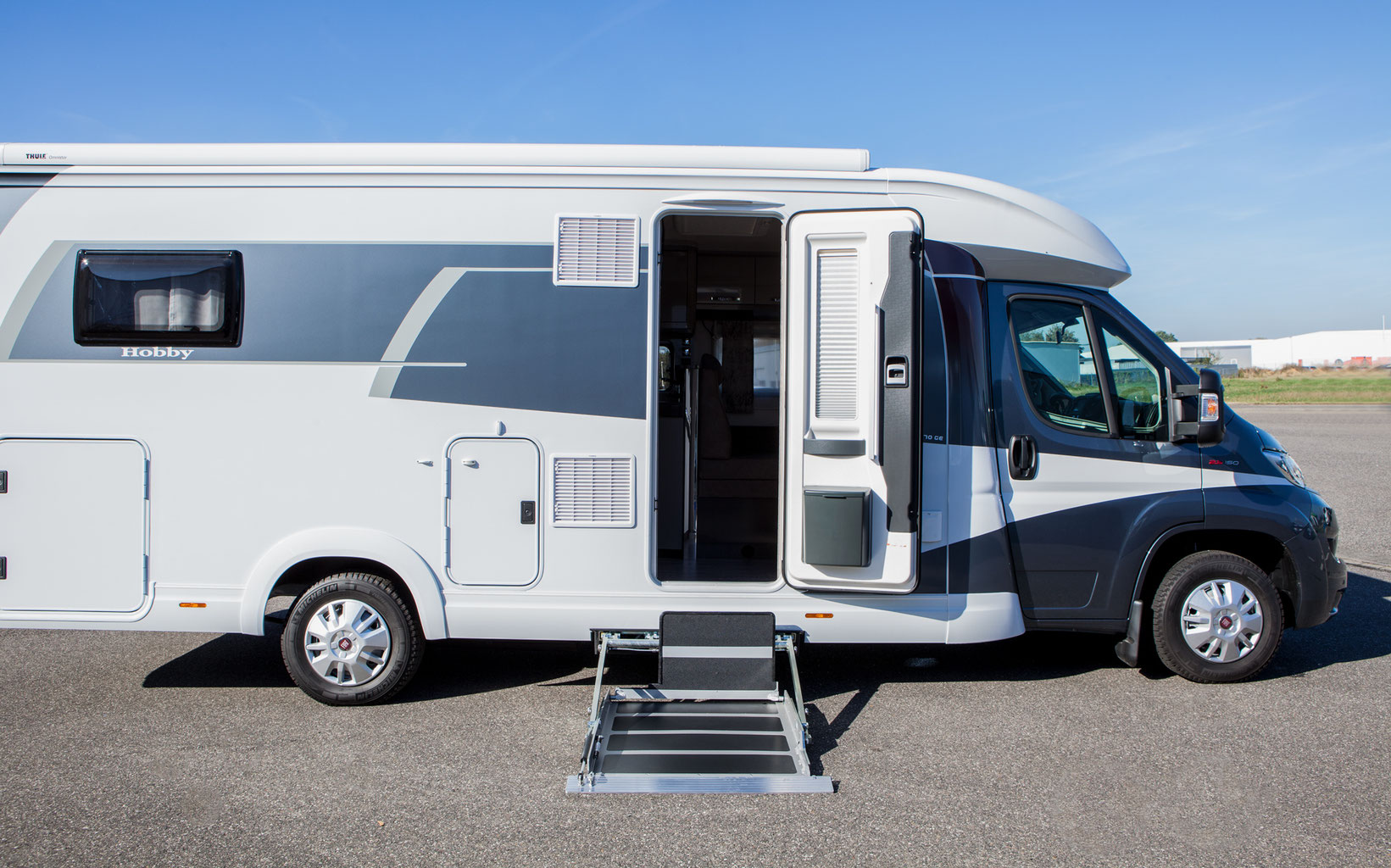 Reisemobile, Wohnwagen & Reha Camper Automobile Sodermanns