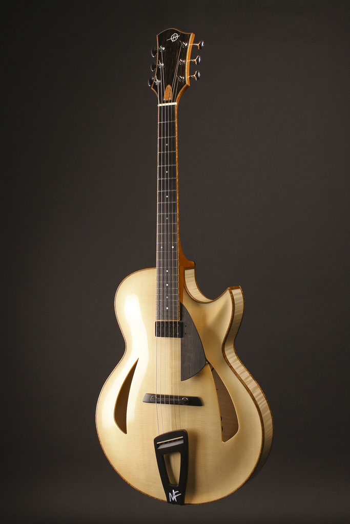 Heeres Archtop Nylon Jazz Heeres Custom Guitars