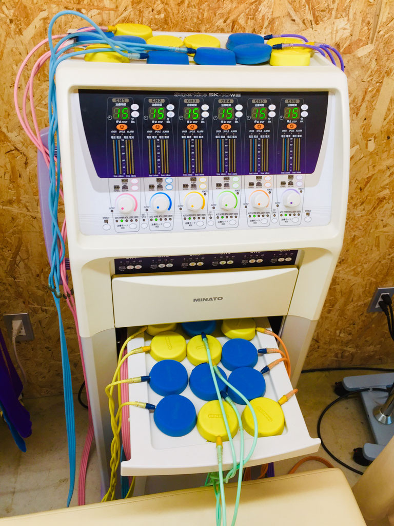 干渉電流型低周波治療器 - プレア鍼灸整骨院ー入間市宮寺にある 干渉電流型低周波治療器 - プレア鍼灸整骨院ー入間市宮寺にある