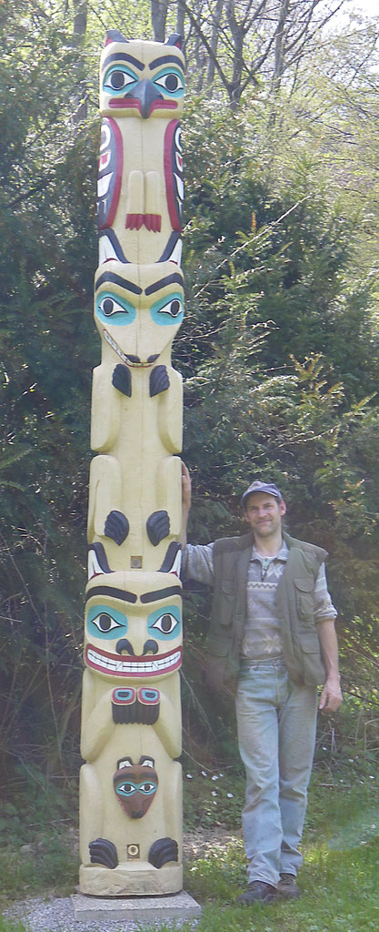 Kunsthandwerk Nach Indianischen Traditionen Holzarbeiten Auch Kettensagenschnitzereien Lederarbeiten Schmuck Nordwestkustenstil Spielsachen Aus Holz Indian Art Designs By Matthias Fliegner Kunsthandwerk Nach Indianischen Traditionen