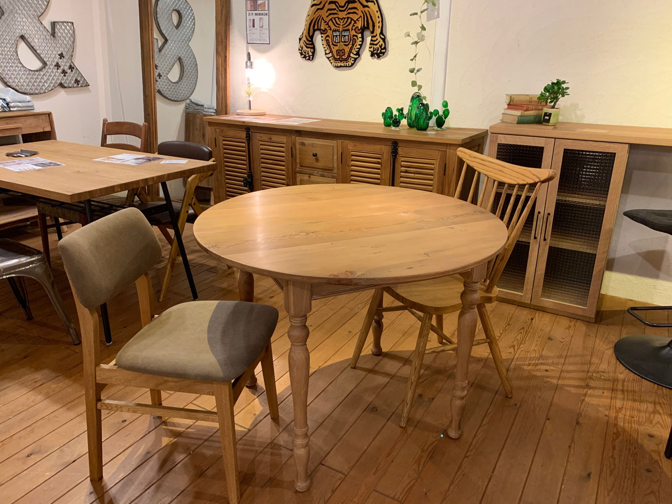 キリン ダイニングテーブル - 【ナチュラルスタイル】福岡県久留米市