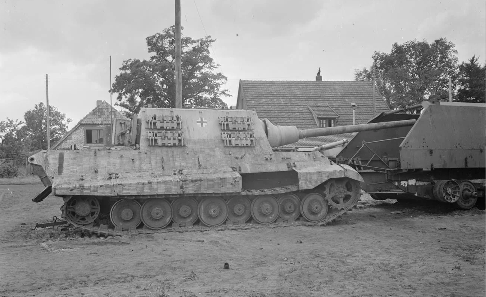 Jagdtiger Sdkfz. 186 Porsche www.panzerbau.de/diorama/militär/135