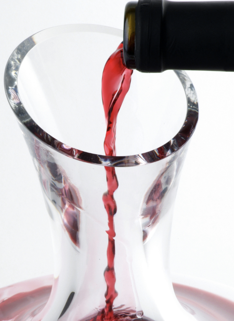 EL ARTE DE DECANTAR UN VINO Costaricawineschool