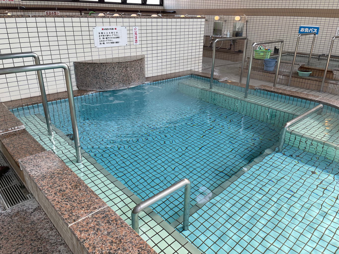 銭湯　男子中学生男子中学生ちんこ 女湯 - スーパー銭湯 花の湯