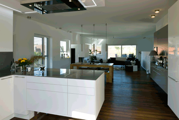Die Küche wurde perfekt in den Wohnbereich integriert