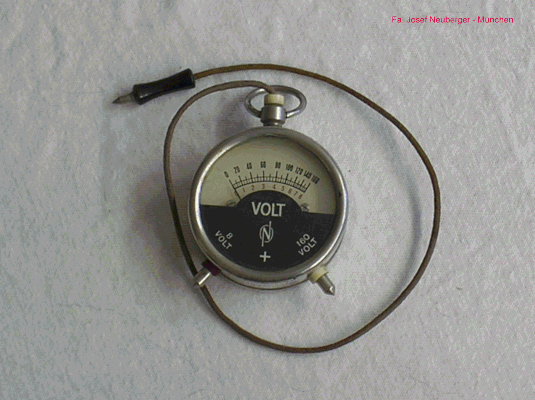 Bild 131 - Neuberger  Taschen - Voltmeter Gleichstrom.  Fertigungsjahr 1950