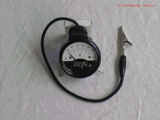 Bild 126 - Neuberger - Taschenvoltmeter - Wechsel / Gleichspannung.  Fertigungsjahr 1950