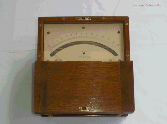 Bild 220 - Hartmann & Braun - Voltmeter Wechsel / Gleichstrom.  Fertigungsjahr 1935