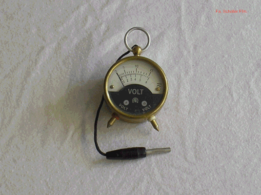 Bild 140 - Schoeller & Co. Frankfurt - Taschen - Voltmeter Wechsel / Gleichstrom.  Fertigungsjahr 1950