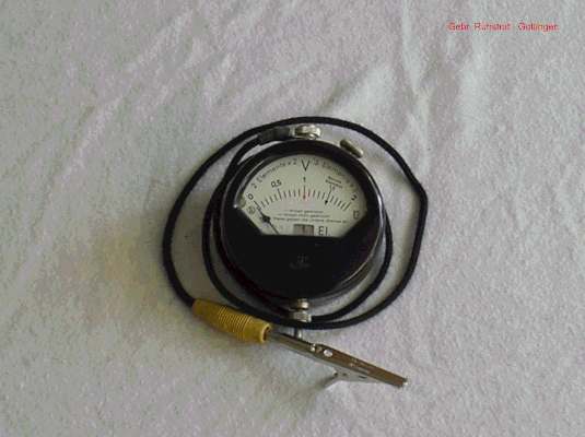 Bild 138 - Gebr. Kiesewetter - Taschen - Voltmeter - Gleichstrom.  Fertigungsjahr 1939