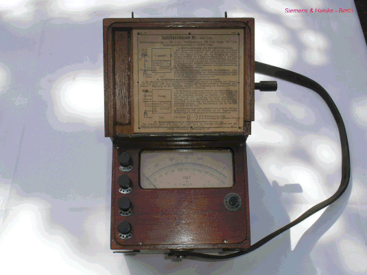 Bild 199 - Siemens & Halske - Isolations - Messgerät mit Induktor.  Fertigungsjahr 1910