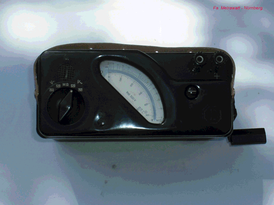 Bild 202 - Metrawatt - Isolations - Messgerät und Spannungsmesser.  Fertigungsjahr 1950