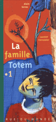 Série de portraits poétiques de personnages représentés par des totems, peints sur des planches, disposés à la fin du livre dans un décor naturel et constituant une œuvre d’art. Pour chaque personnage une phrase est traduite dans sa langue d’origine.